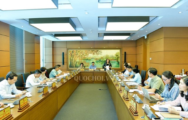 Đoàn ĐBQH Hà Nội thảo luận ở Tổ về dự án Luật Cảnh sát biển Việt Nam và Luật Đặc xá (sửa đổi)